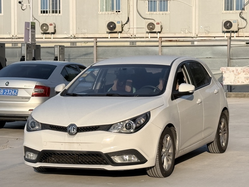 MG 5 2015 MG 5 2015 car image