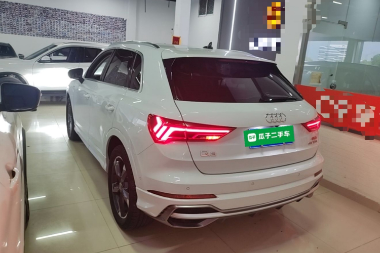 Audi Q3 2022 car image #5