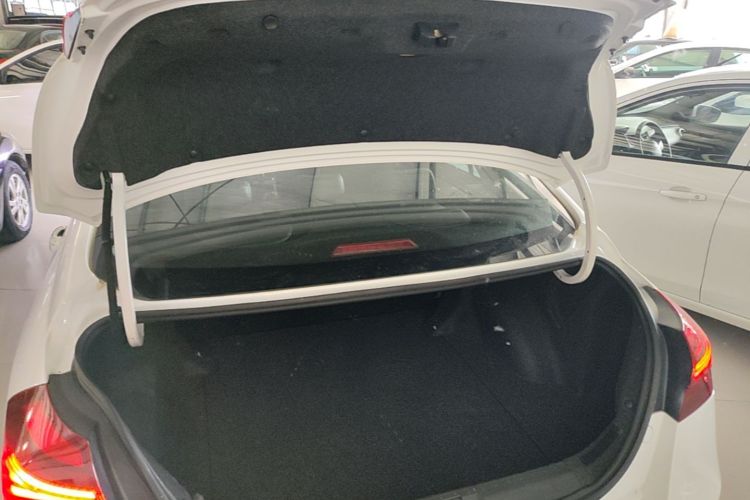 GEELY Emgrand 2019 #19 GEELY Emgrand 2019 car image #19