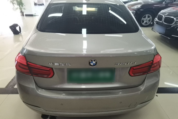 BMW 3 Series 2017 #6 BMW 3 Series 2017 car image #6
