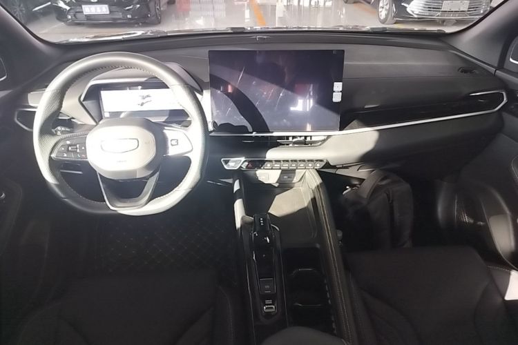GEELY Coolray 2025 #10 GEELY Coolray 2025 car image #10