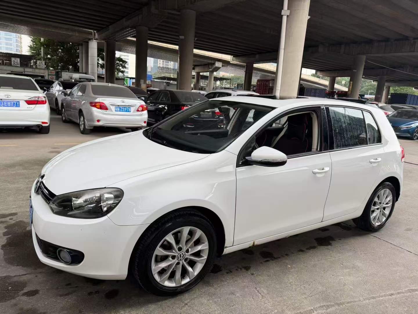 Volkswagen Golf 2014 Volkswagen Golf 2014 car image