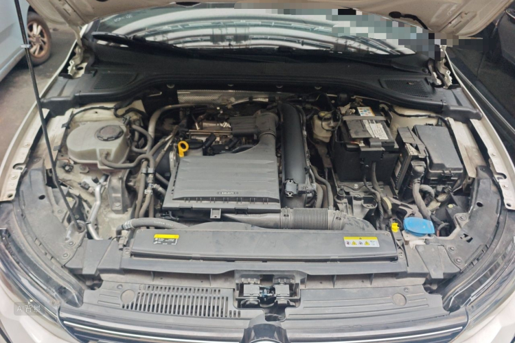 Volkswagen Golf 2022 car image #22