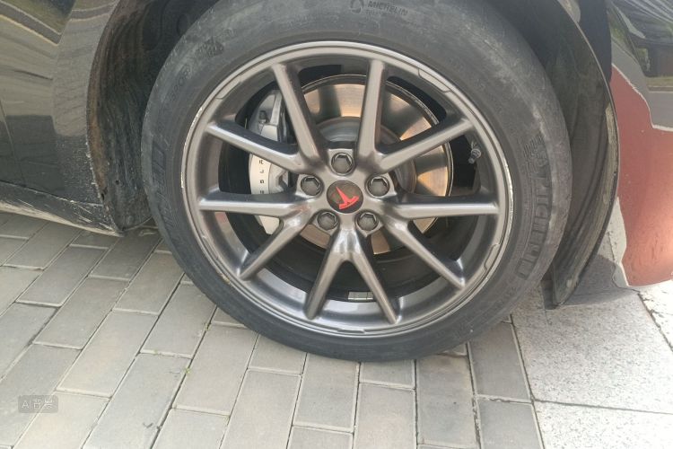 Tesla Model 3 2020 car image #9