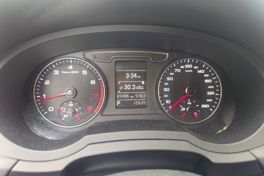 Audi Q3 2017 car image #24