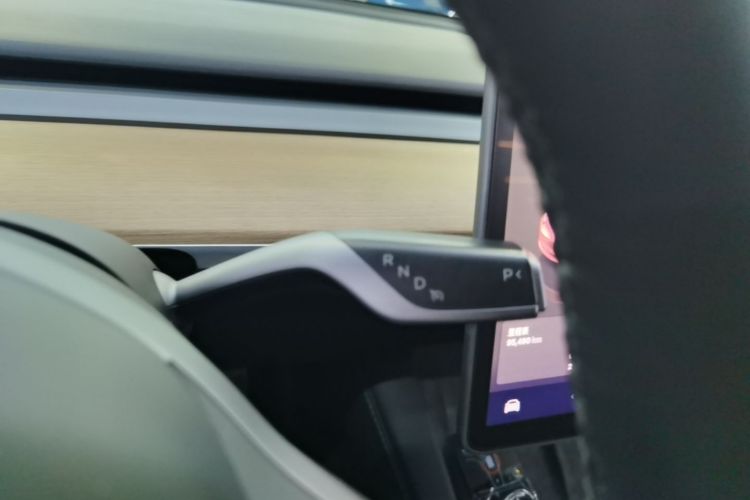 Tesla Model 3 2023 car image #18