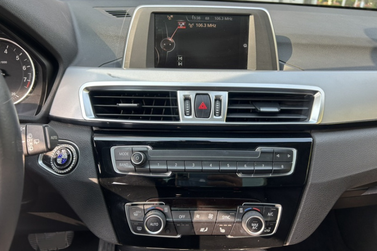 BMW X1 2017 immagine di auto #26