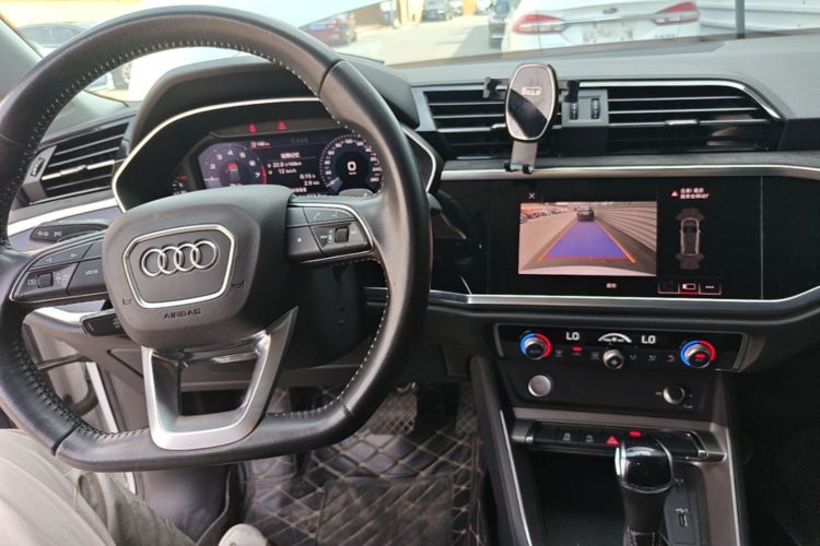 Audi Q3 2020 #11 Audi Q3 2020 car image #11