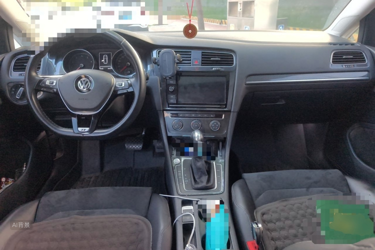 Volkswagen Golf 2019 car image #11