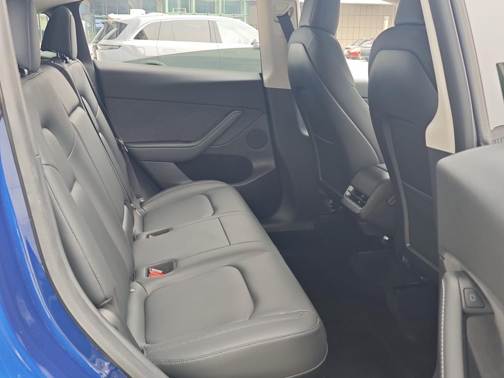 Tesla Model Y 2021 #19 Tesla Model Y 2021 car image #19
