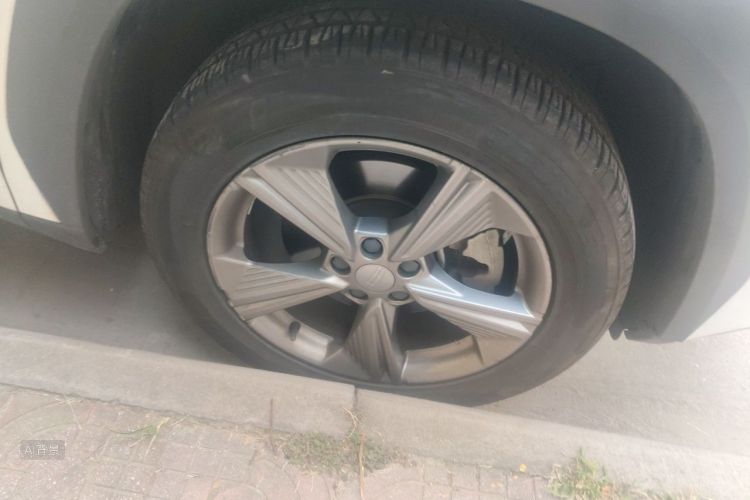 GEELY Boyue L 2023 car image #9