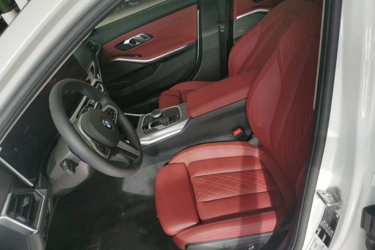 BMW 3 Series 2025 #15 BMW 3 Series 2025 car image #15