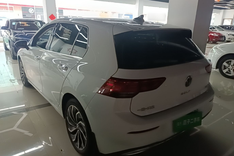 Volkswagen Golf 2021 car image #5