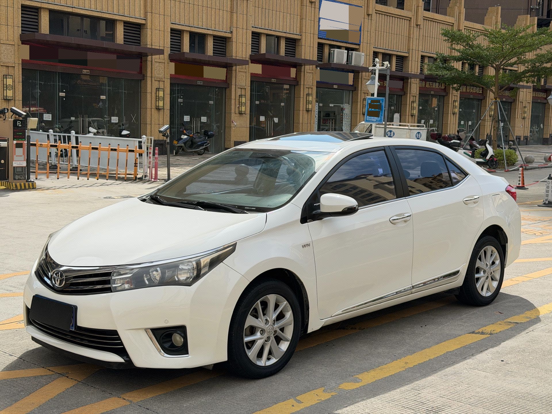 Toyota Corolla 2015 Toyota Corolla 2015 car image