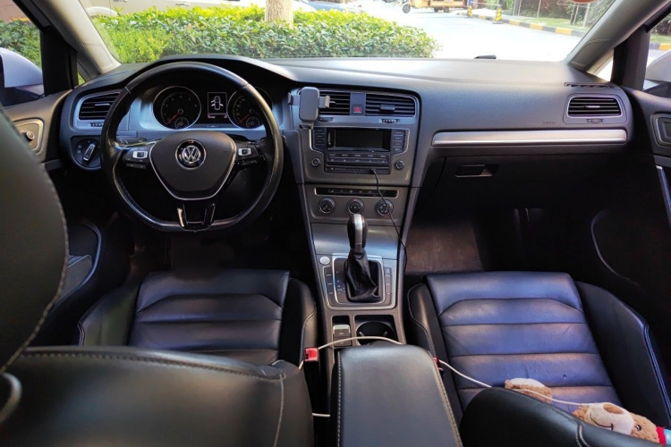Volkswagen Golf 2015 car image #12