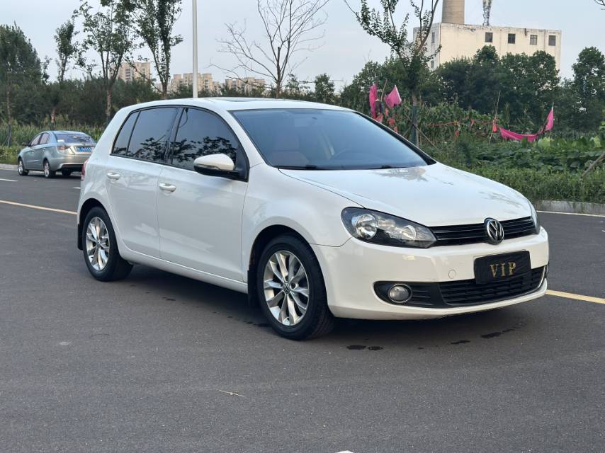 Volkswagen Golf 2013 car image #3