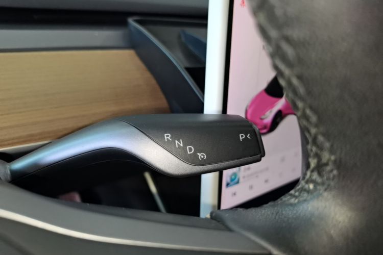 Tesla Model 3 2020 car image #14