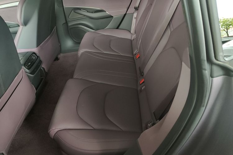 MI SU7 2025 car image #17