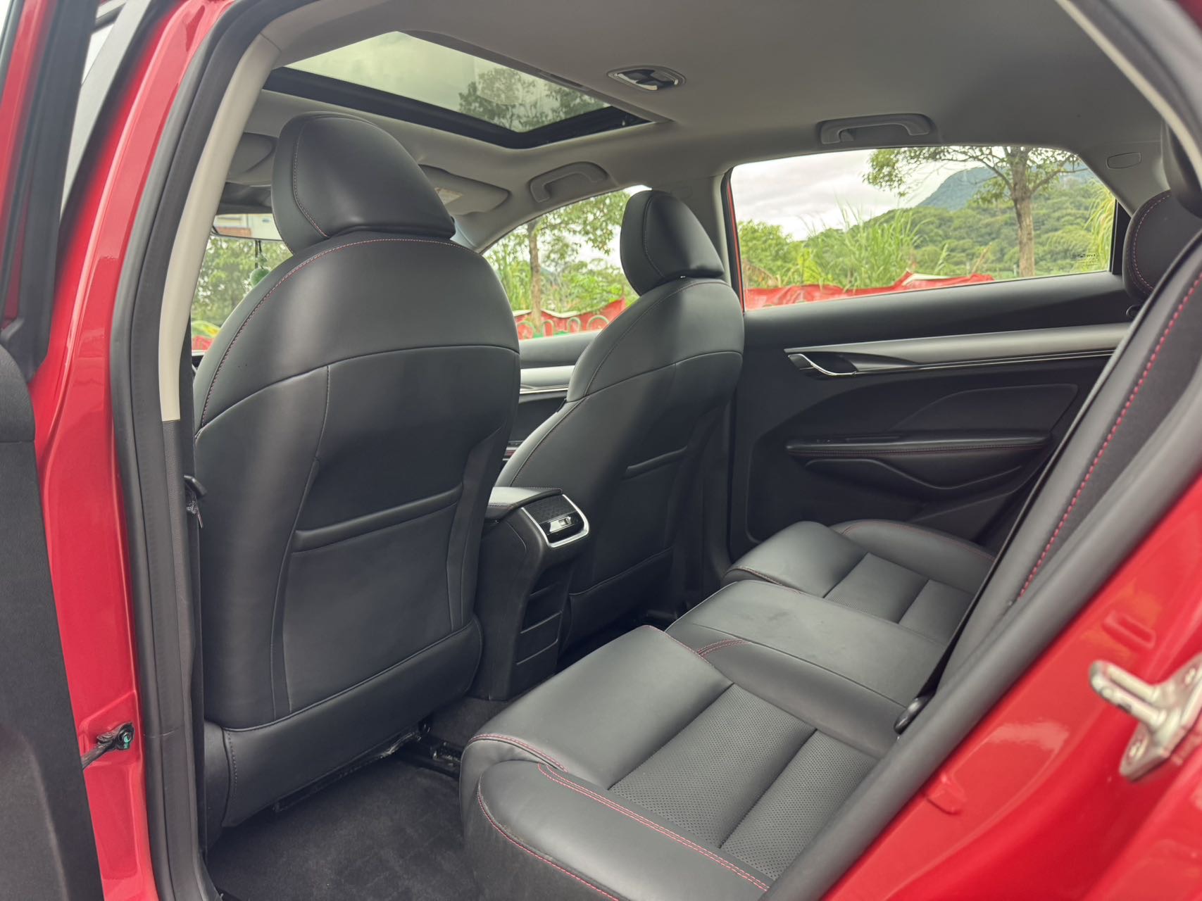 GEELY Binray 2019 car image #4