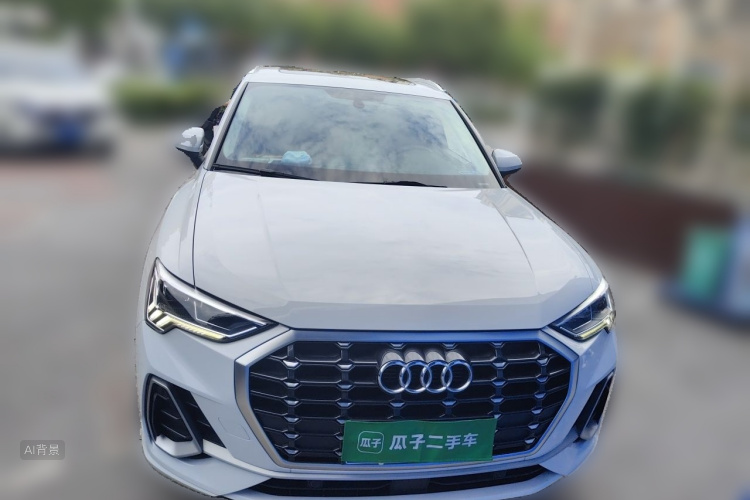 Audi Q3 2020 car image #3