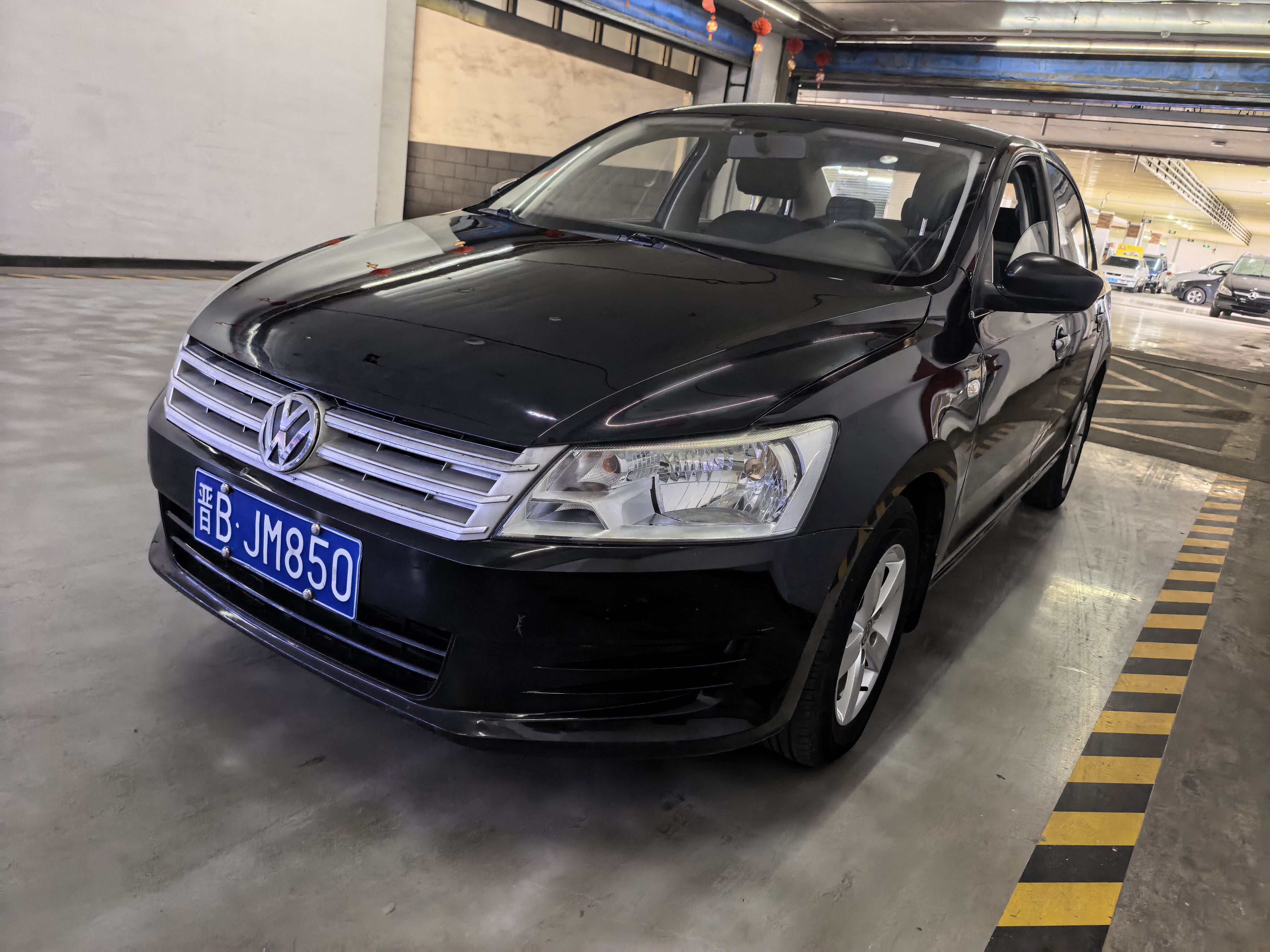 Volkswagen Santana 2013 car image 