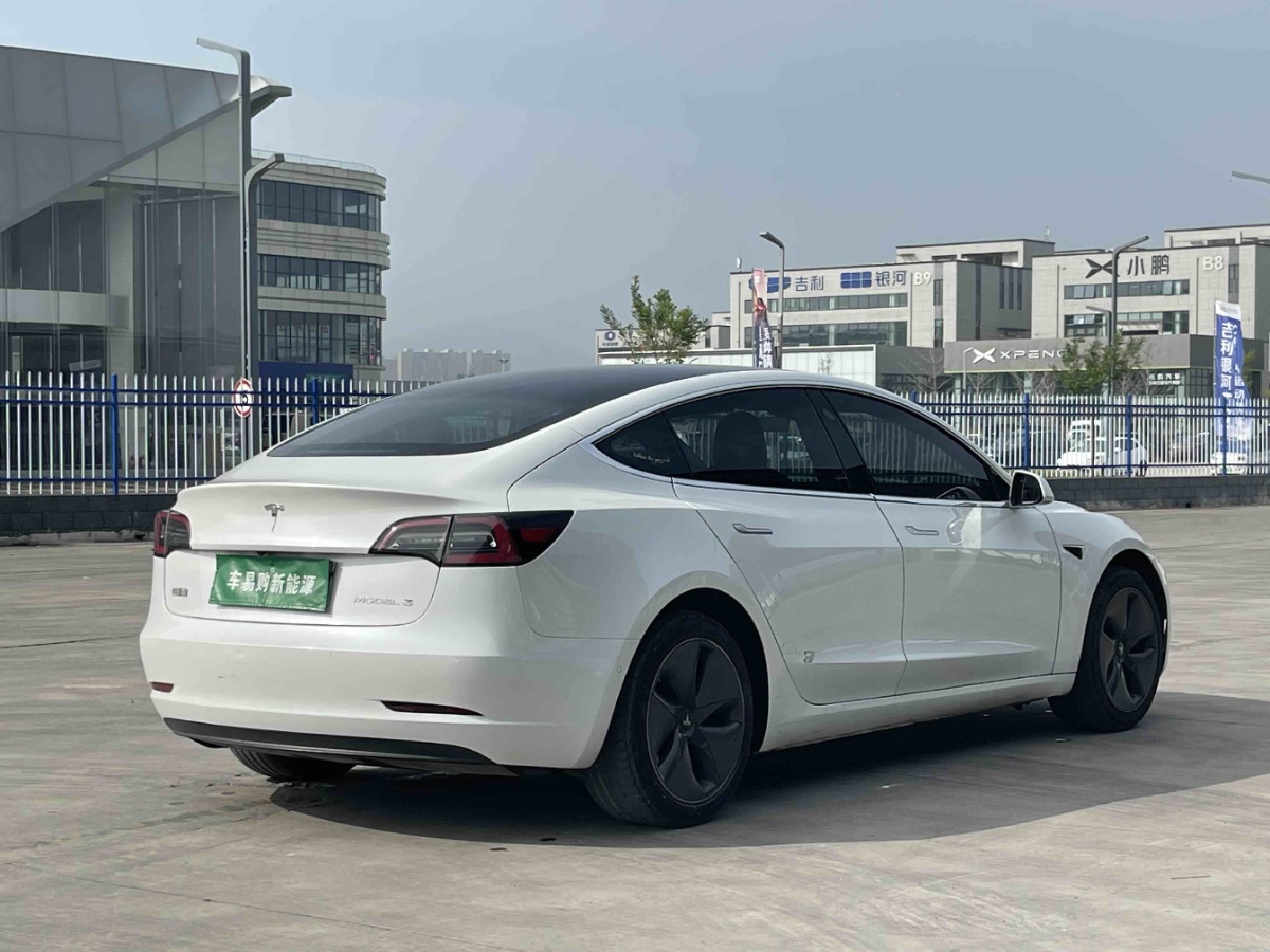 Tesla Model 3 2020 صورة سيارة #7