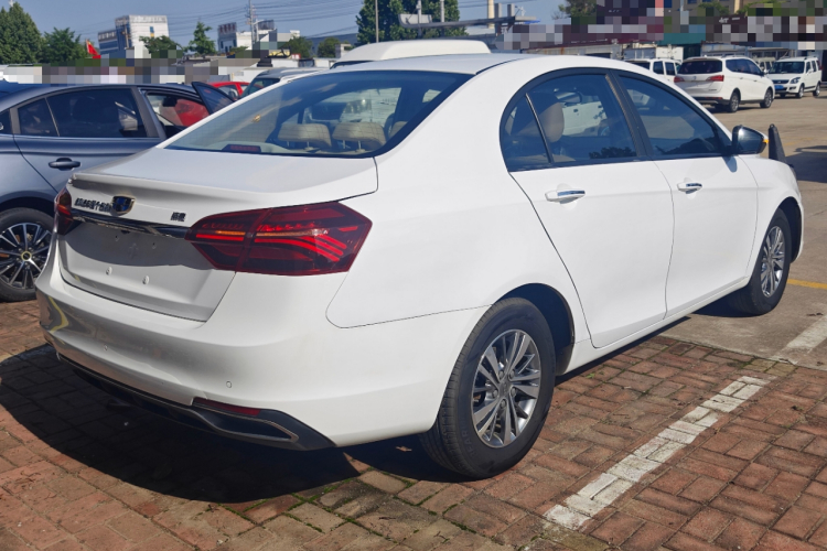 GEELY Emgrand 2018 car image #7