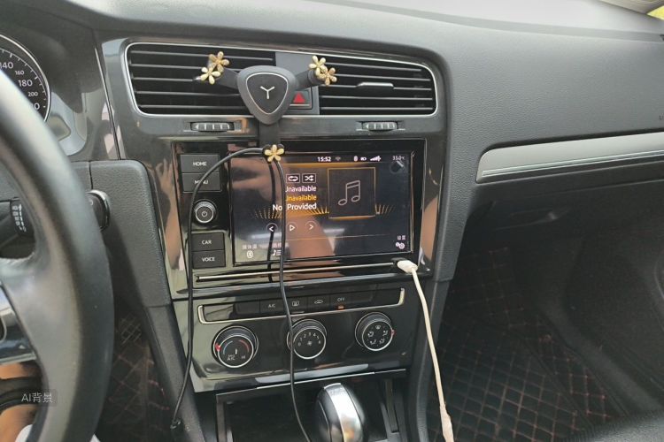 Volkswagen Golf 2019 car image #15