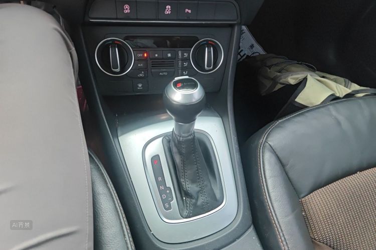 Audi Q3 2019 صورة سيارة #16