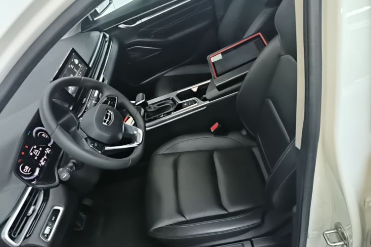 GEELY Emgrand 2022 #15 GEELY Emgrand 2022 car image #15