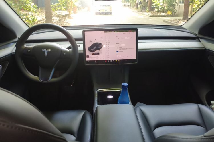 Tesla Model Y 2024 #11 Tesla Model Y 2024 immagine di auto #11