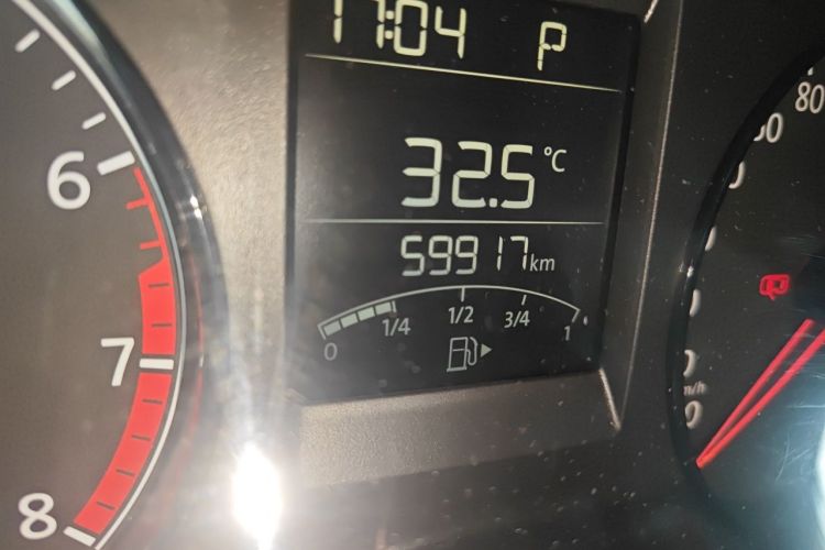 Volkswagen Polo 2016 car image #8