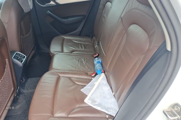 Audi Q3 2016 car image #19