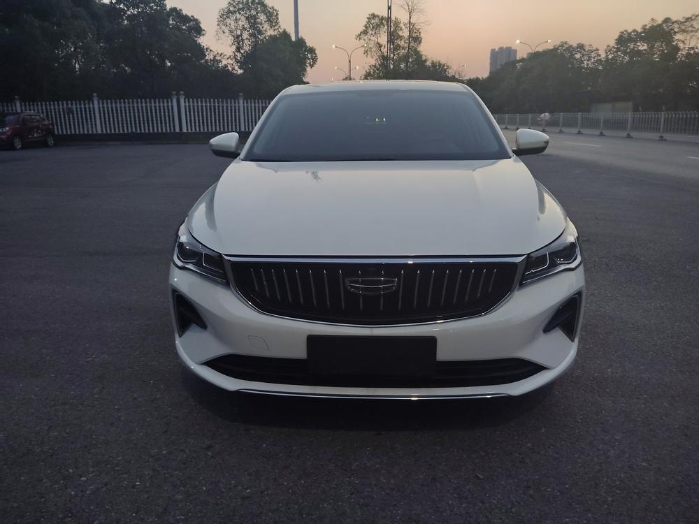 GEELY Emgrand 2023 car image #2