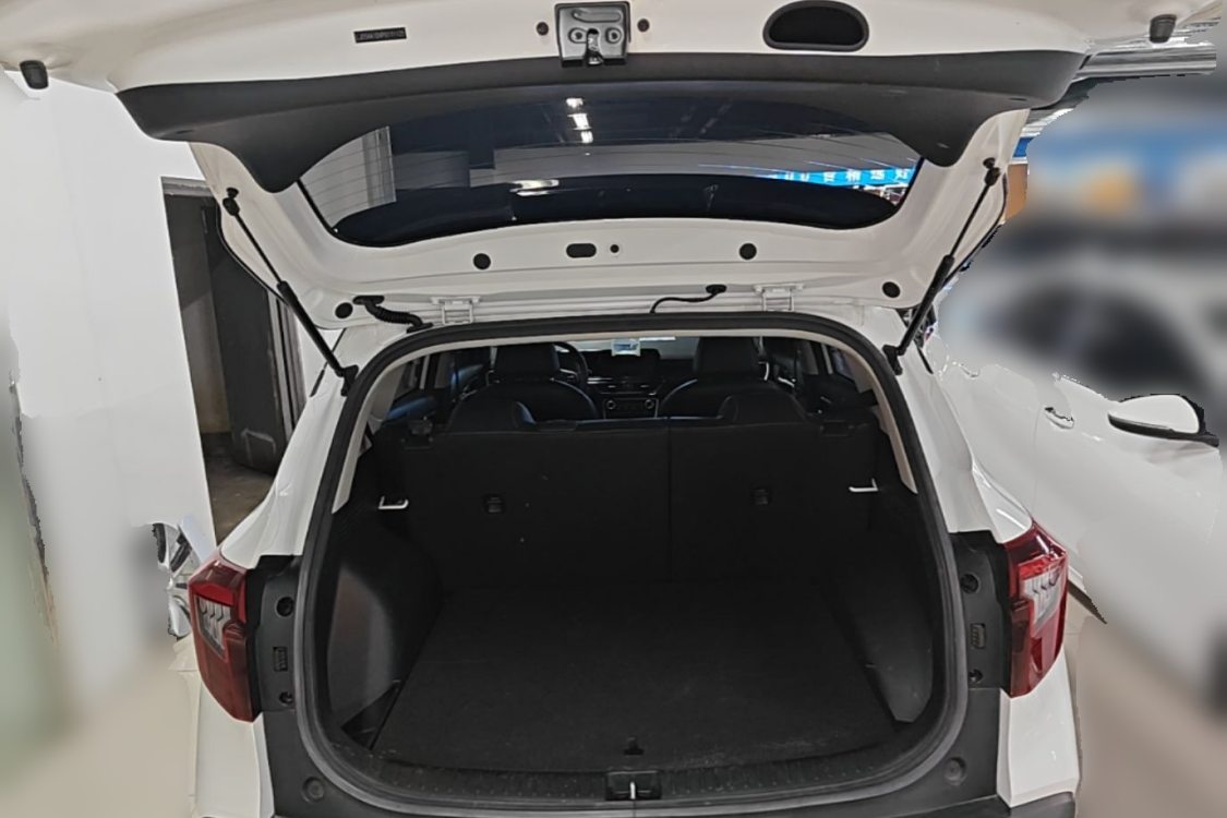 Kia Seltos 2023 car image #10
