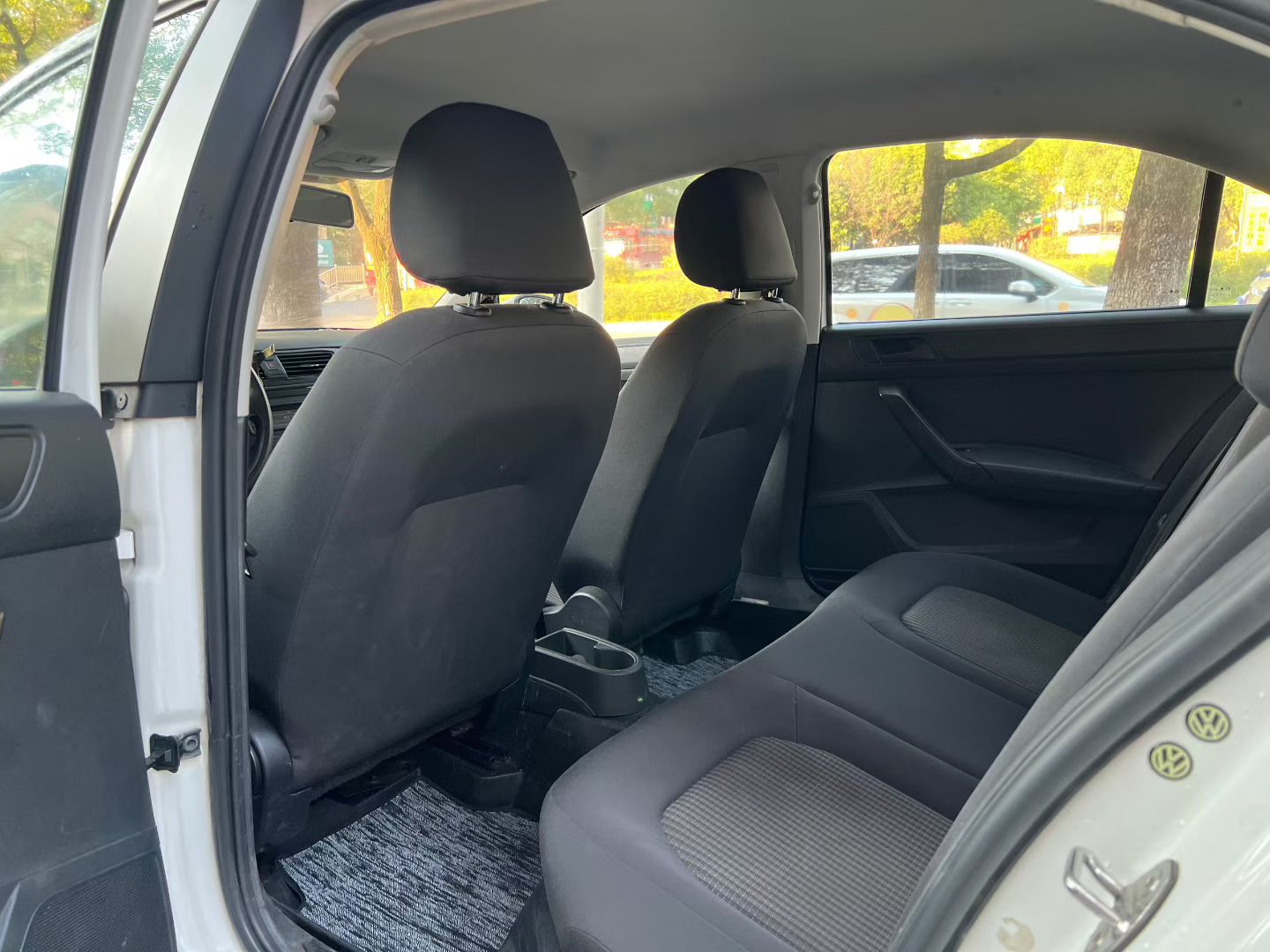 Volkswagen Santana 2018 imagen de coche #4