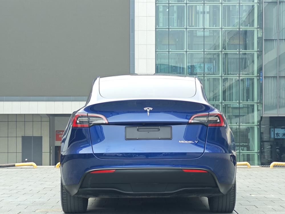 Tesla Model Y 2021 #6 Tesla Model Y 2021 car image #6