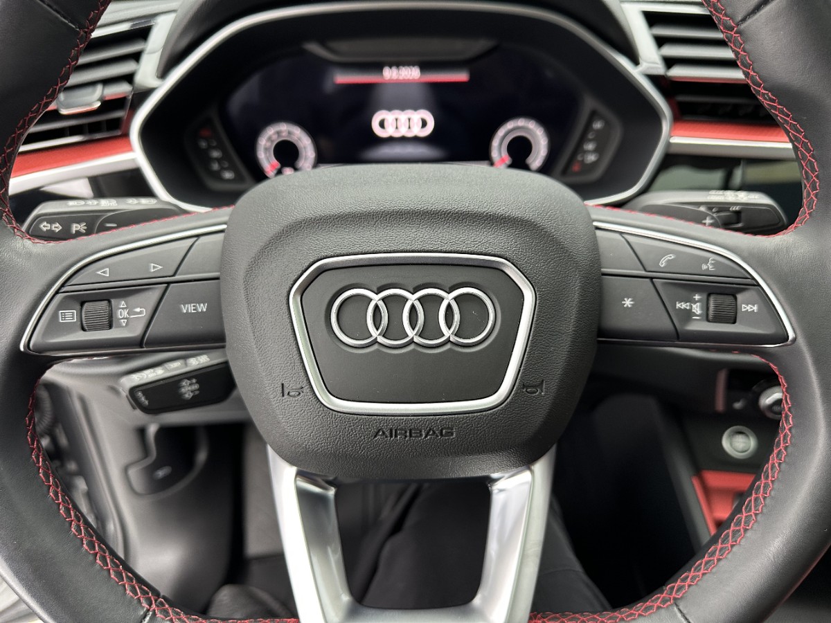 Audi Q3 2023 car image #13
