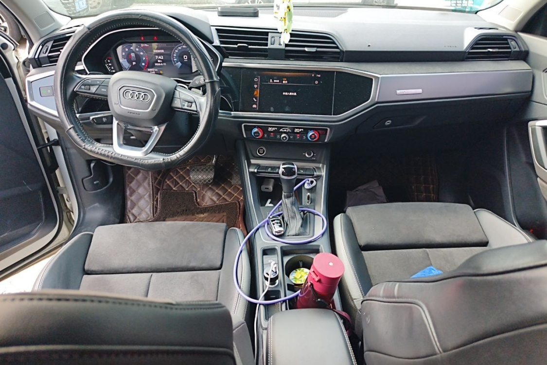 Audi Q3 2021 car image #23