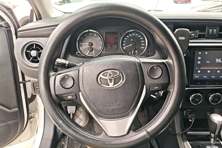 Toyota Corolla 2017 #11 Toyota Corolla 2017 car image #11