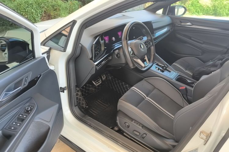 Volkswagen Golf 2021 изображение автомобиля #12