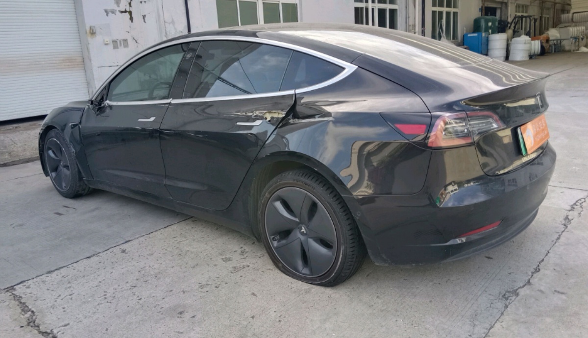 Tesla Model 3 2020 car image #2