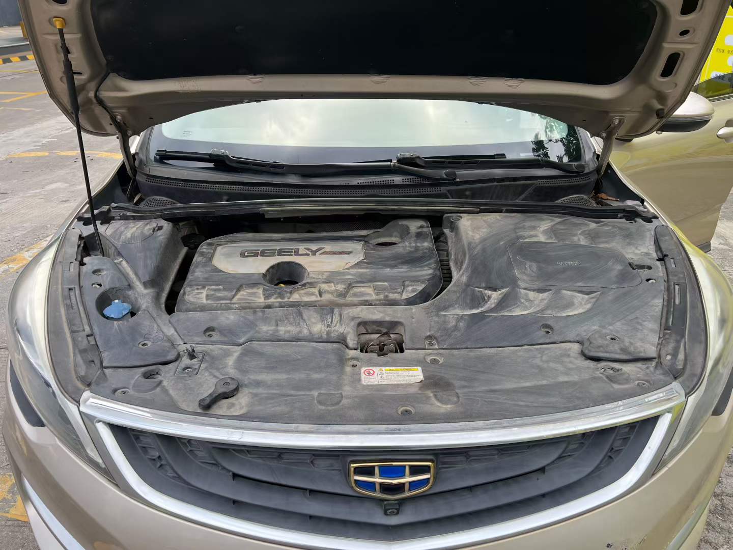 GEELY Emgrand GS 2017 car image #9