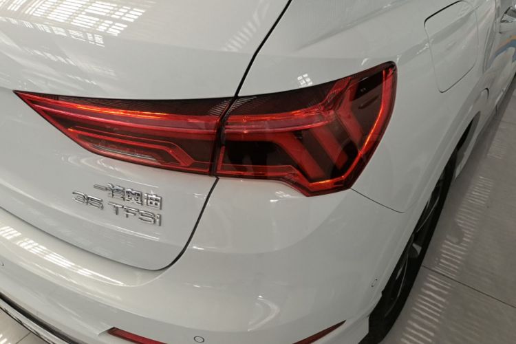 Audi Q3 2025 #8 Audi Q3 2025 car image #8