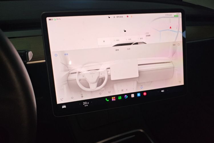 Tesla Model 3 2022 car image #13