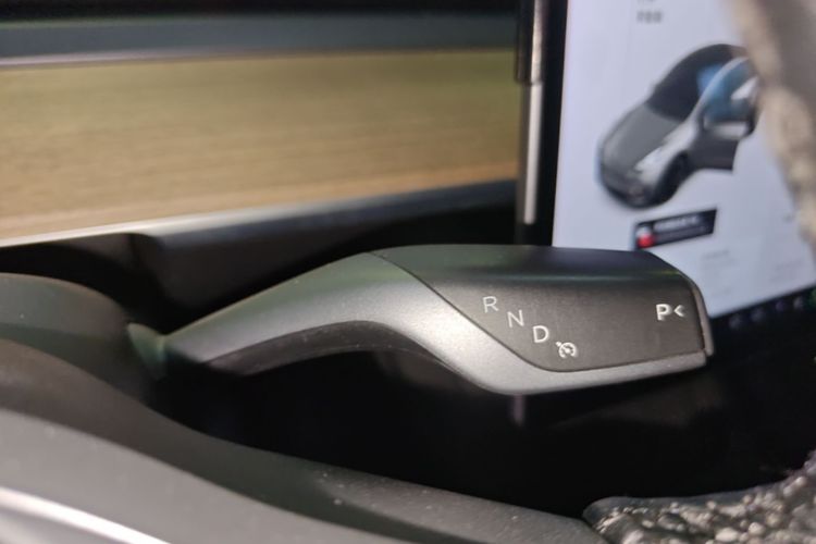 Tesla Model Y 2021 #14 Tesla Model Y 2021 car image #14