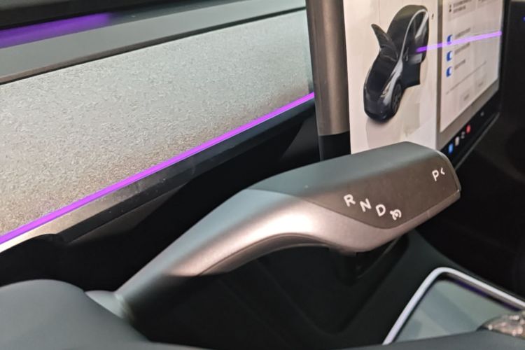 Tesla Model Y 2024 #14 Tesla Model Y 2024 car image #14