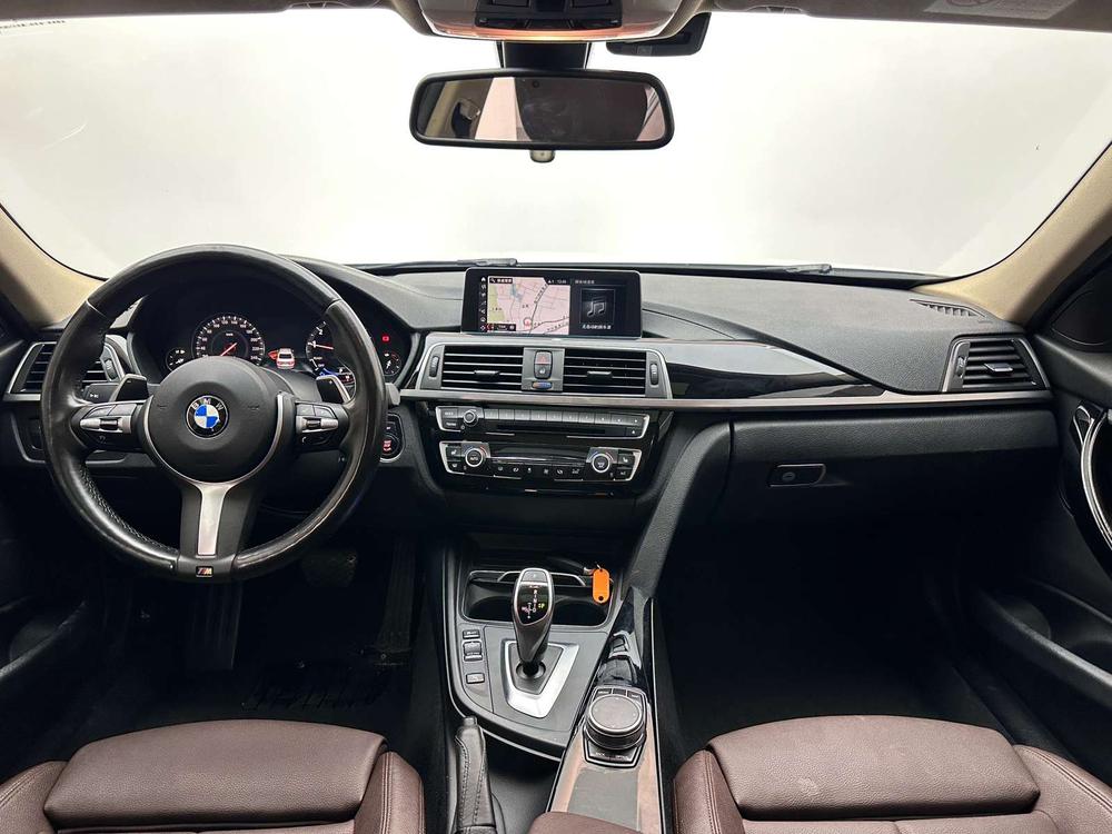 BMW 3 Series 2018 car image #9