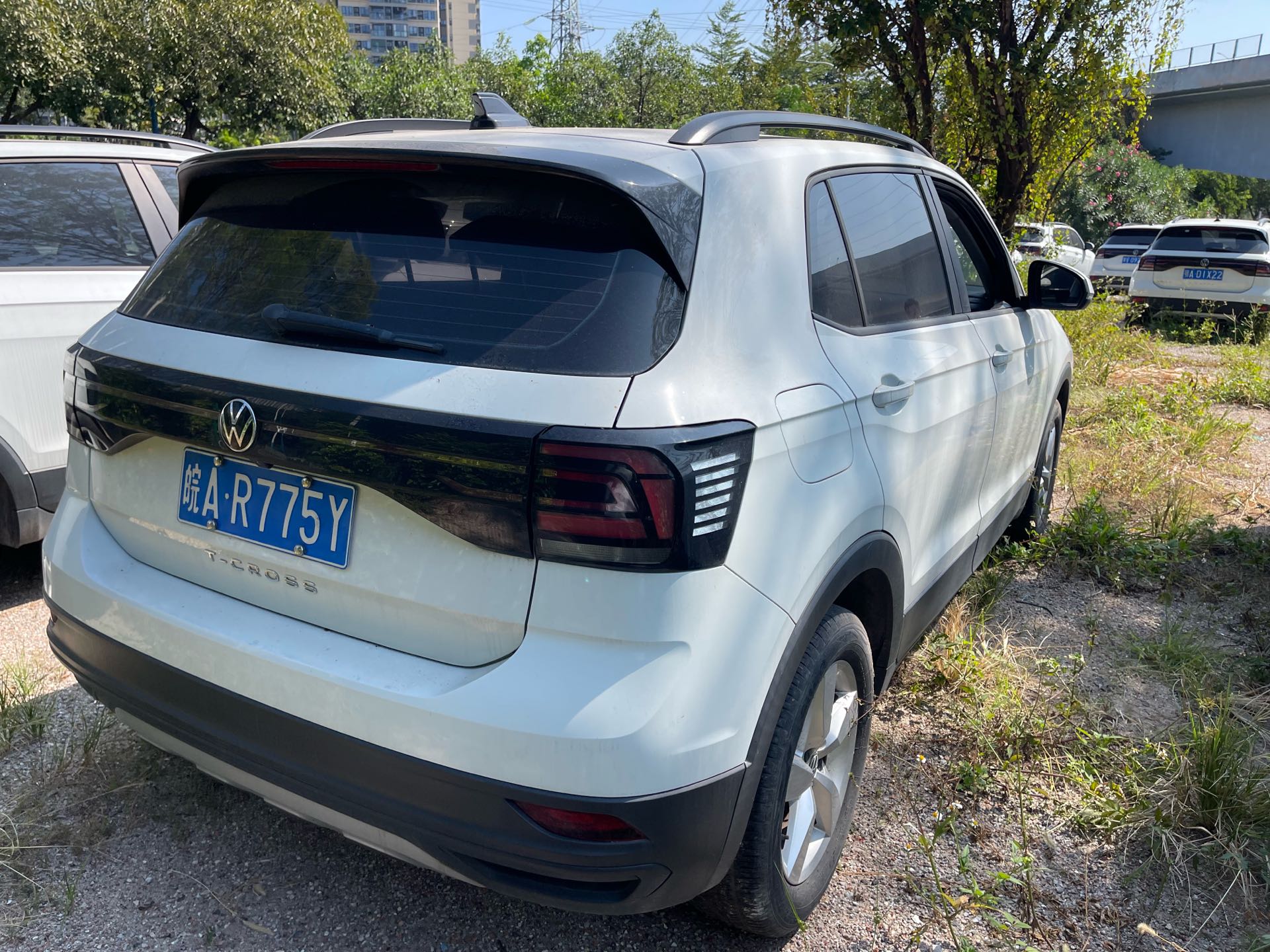 Volkswagen T-Cross 2023 #8 Volkswagen T-Cross 2023 صورة سيارة #8