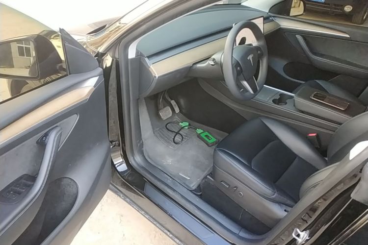 Tesla Model Y 2021 #16 Tesla Model Y 2021 car image #16